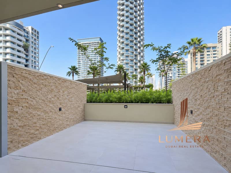5 Modern Terrace Overlooking the Cityscape. png