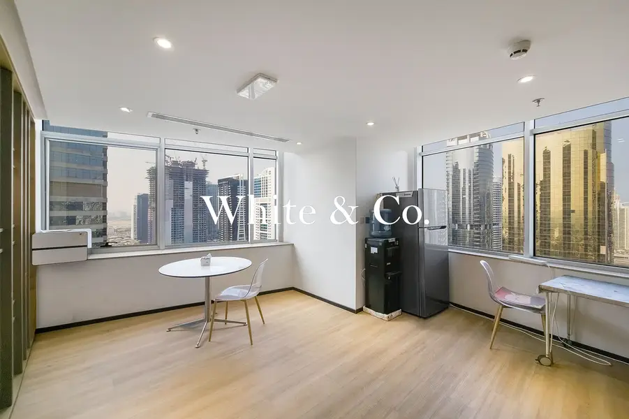 Full Floor | 7 Parkings | Vacant Today
