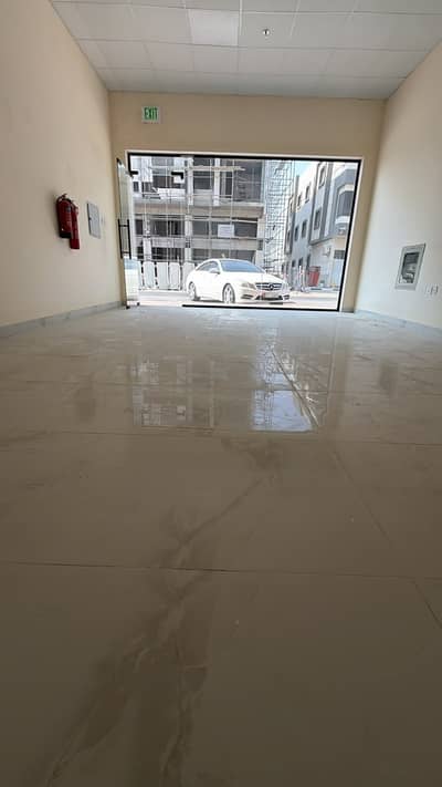 محل تجاري  للايجار في الجرف، عجمان - WhatsApp Image 2026-10-27 at 1.42. 01 PM (2). jpeg