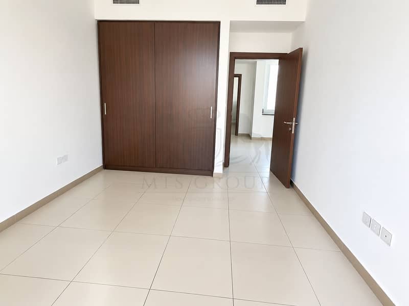 6 Minimal Room with Built-In Wardrobe. png