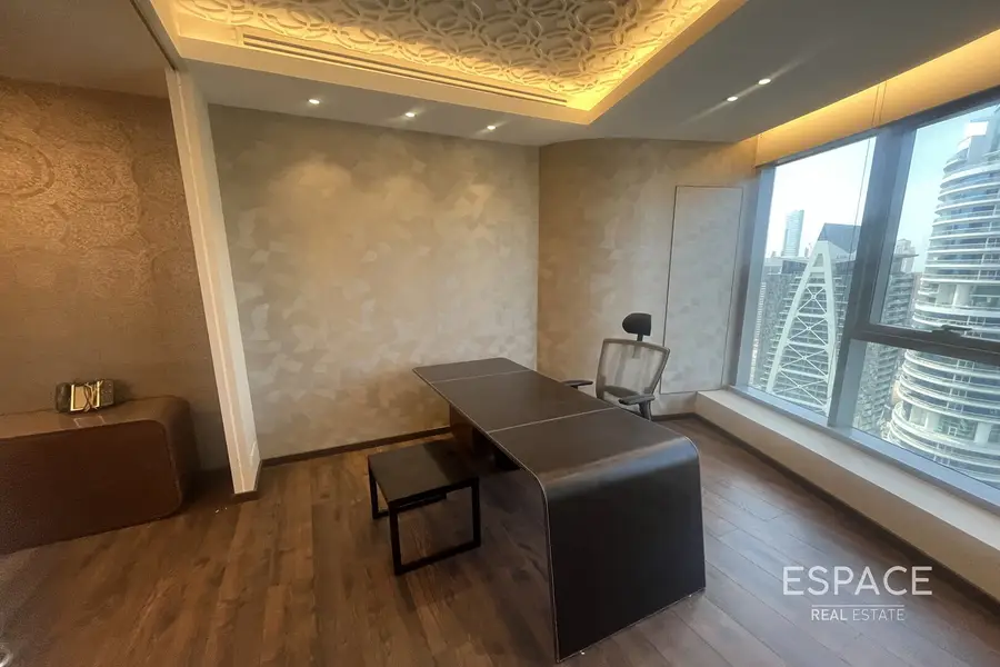 High Floor | Corner Unit | Close to Metro