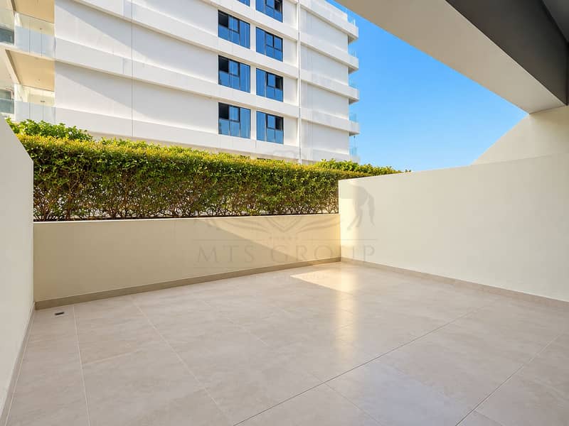 6 Modern Terrace with Hedge Views. png