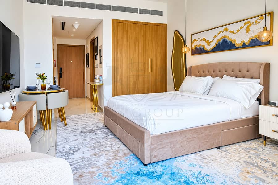 4 Luxurious Modern Bedroom Retreat(1). png
