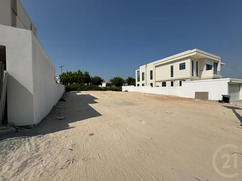 Single Row | Elevated Plot | Prime Location