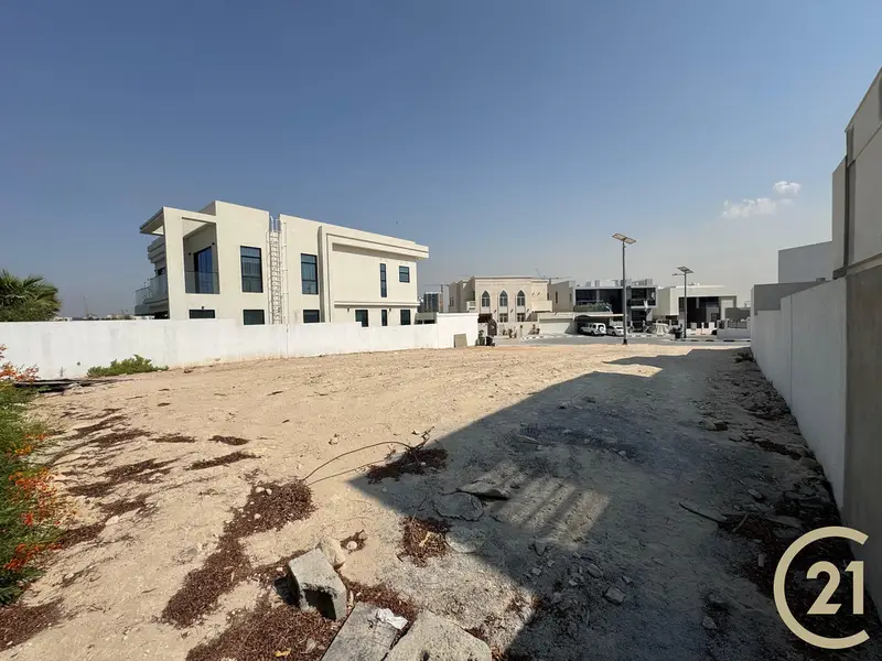 Single Row | Elevated Plot | Prime Location