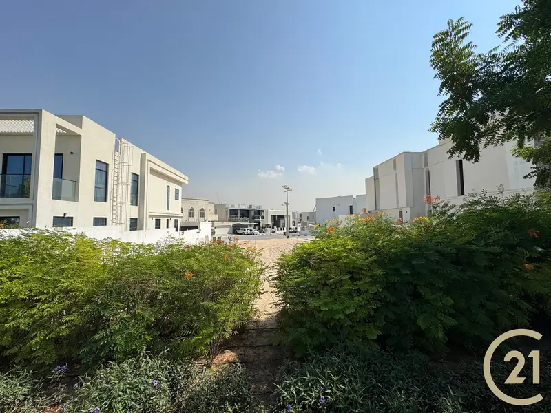 Single Row | Elevated Plot | Prime Location