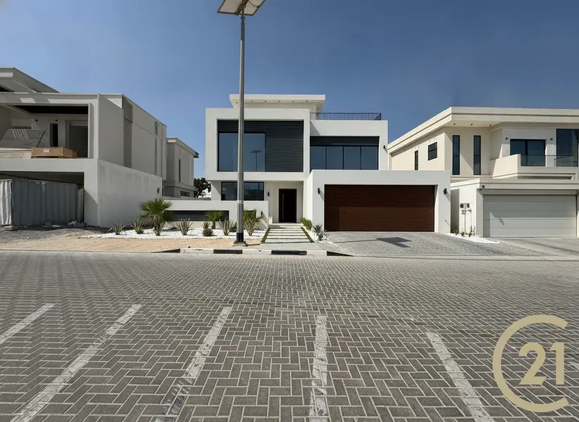 Single Row | Elevated Plot | Prime Location