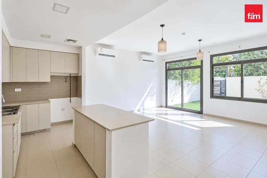 Rijwoning in Town Square,Hayat Townhouses, 4 slaapkamers, 3325000 AED - 17000130 Rijwoning in Town Square,Hayat Townhouses, 4 slaapkamers, 3325000 AED - 17000130