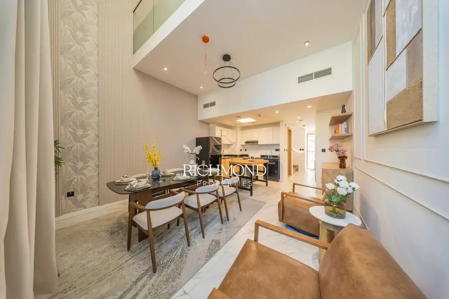 Corner Unit | Single Row | Gated Community