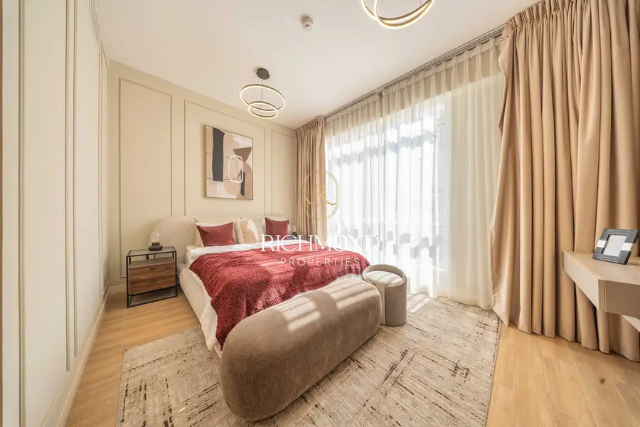 Corner Unit | Single Row | Gated Community