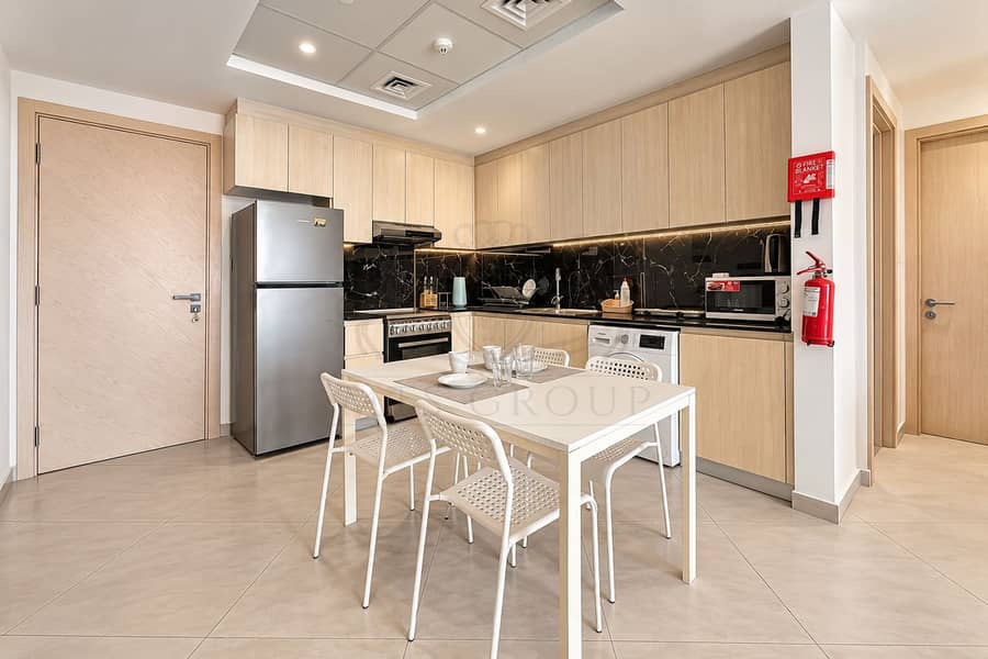 11 Modern Light-Wood Kitchen Dining Interior. png