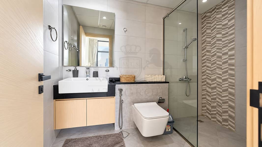 13 Modern Minimalist Bathroom Interior. png