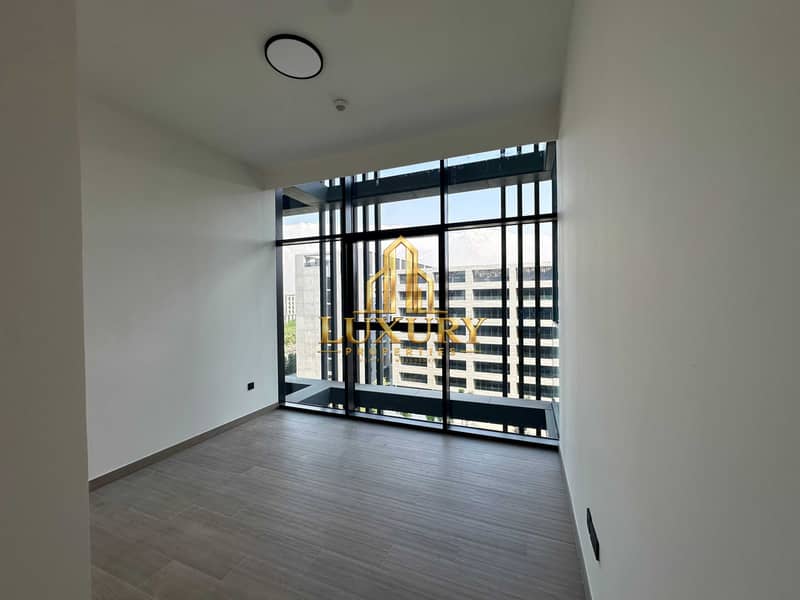 16 Luxury 1-Bedroom Apartment with Balcony in Vida Residences