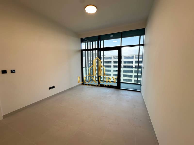 18 Luxury 1-Bedroom Apartment with Balcony in Vida Residences