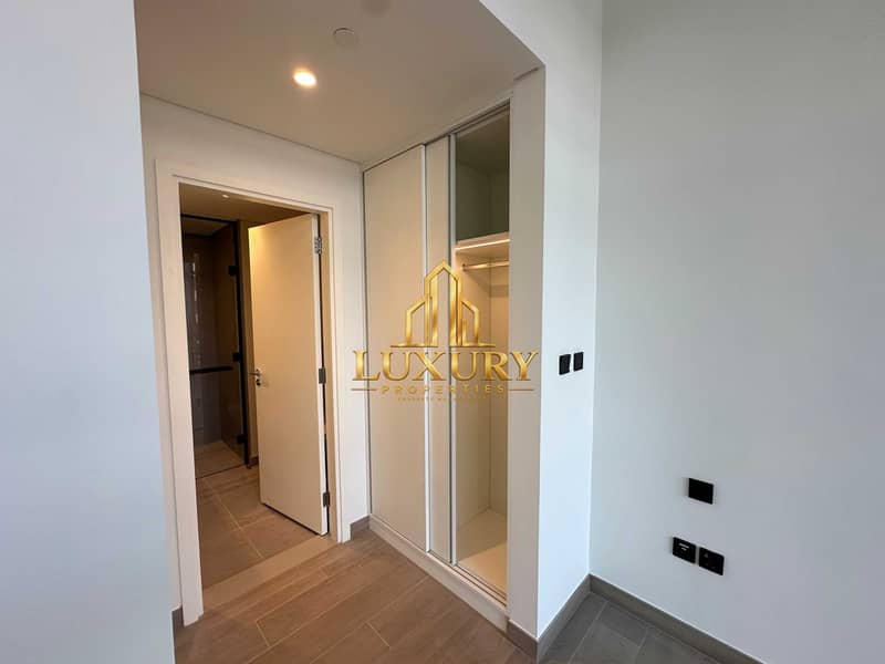 25 Luxury 1-Bedroom Apartment with Balcony in Vida Residences