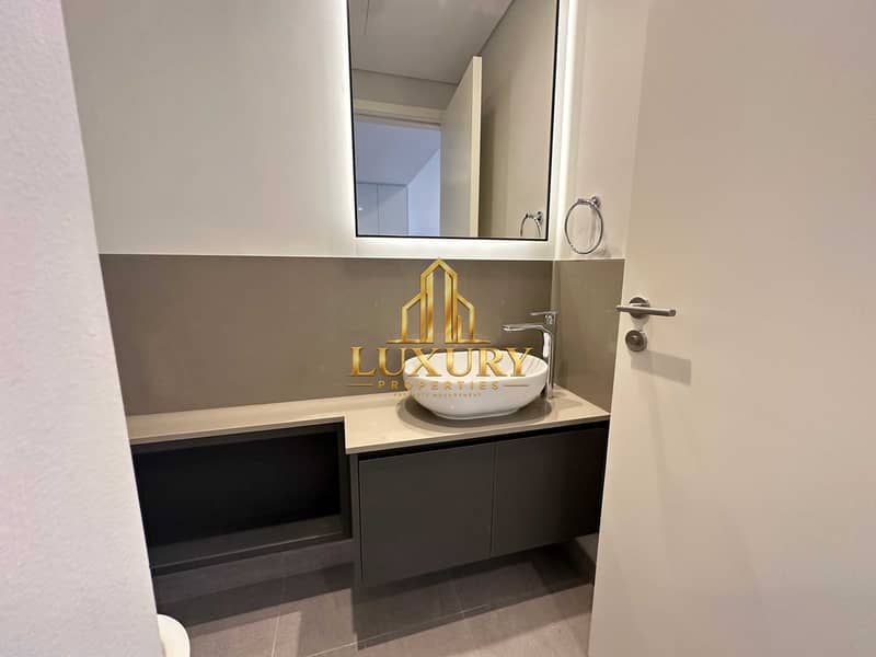 27 Luxury 1-Bedroom Apartment with Balcony in Vida Residences
