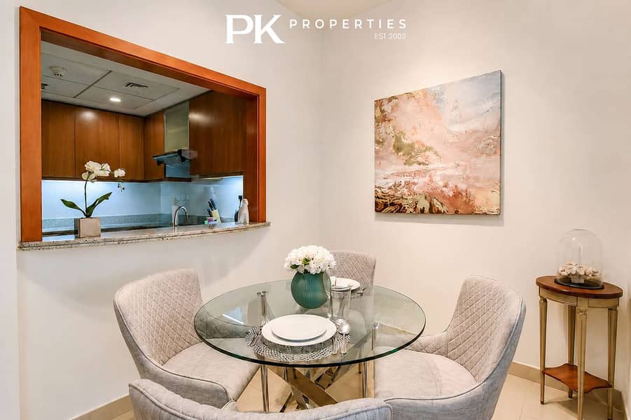 5 Dubai Mall 1BR Apartment with Balcony & Gym