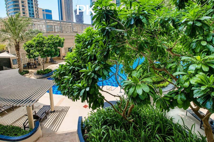 23 Dubai Mall 1BR Apartment with Balcony & Gym