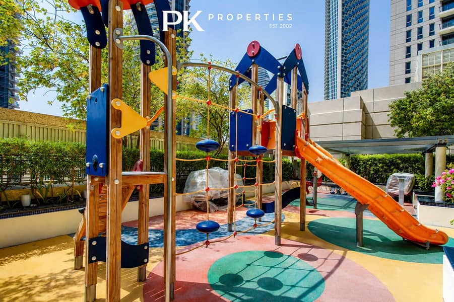 27 Dubai Mall 1BR Apartment with Balcony & Gym