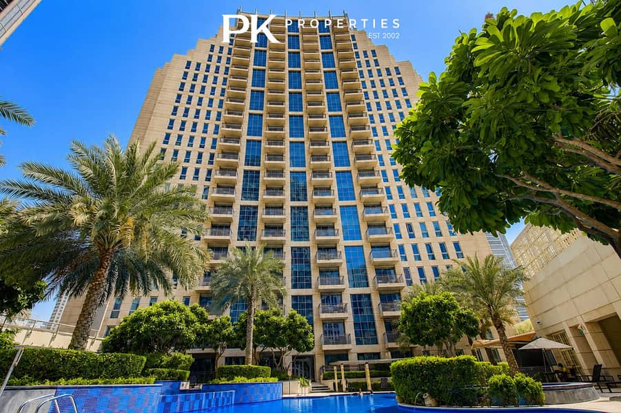 29 Dubai Mall 1BR Apartment with Balcony & Gym