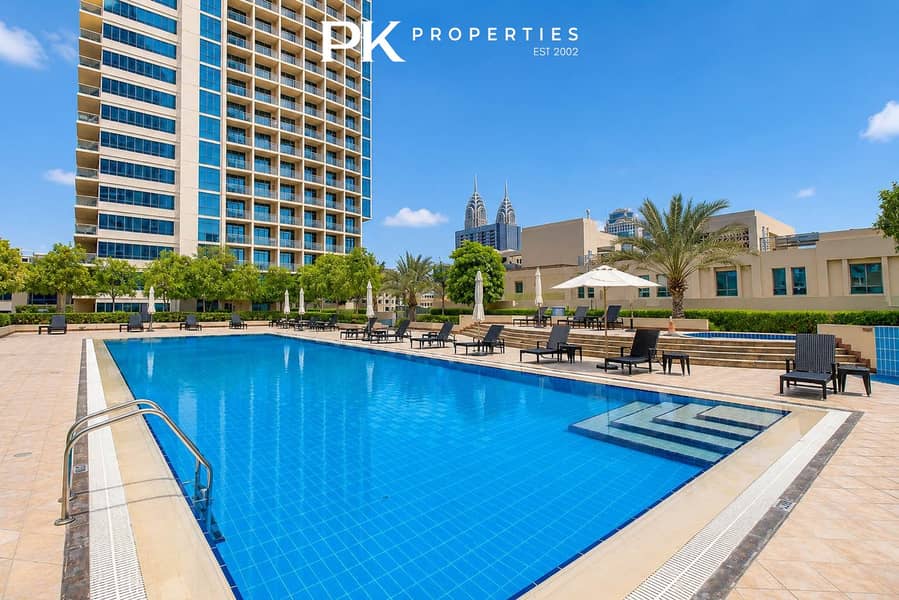 22 Luxury Dubai Apartment with Golf Course Views
