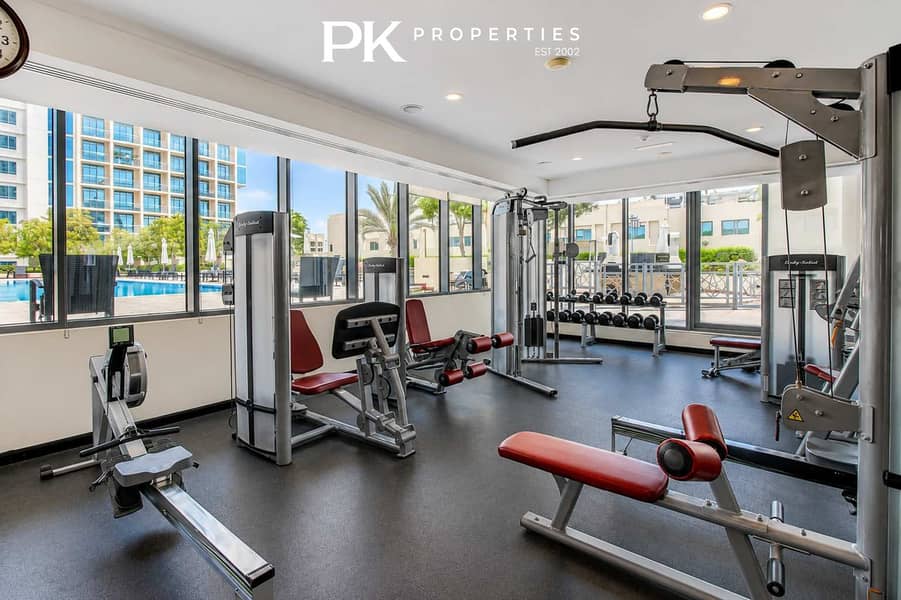 25 Luxury Dubai Apartment with Golf Course Views