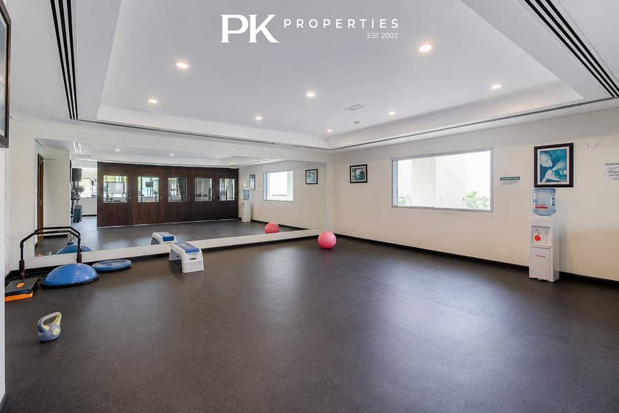 26 Luxury Dubai Apartment with Golf Course Views