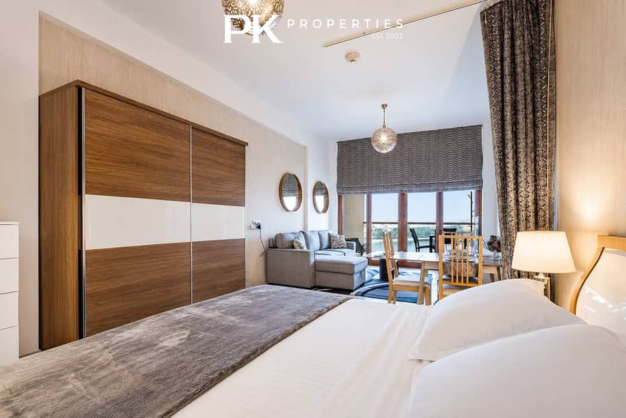 4 Palm Jumeirah Studio with Stunning Marina View!