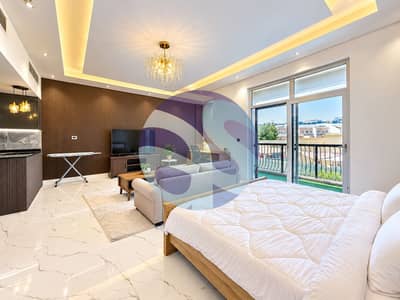 Monolocale in affitto a Motor City, Dubai - Bright Modern Studio with Sparkling Chandelier. png