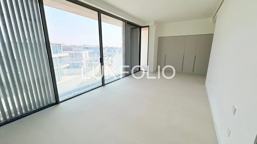 Full Park View | 4000 Plot | Prime Location