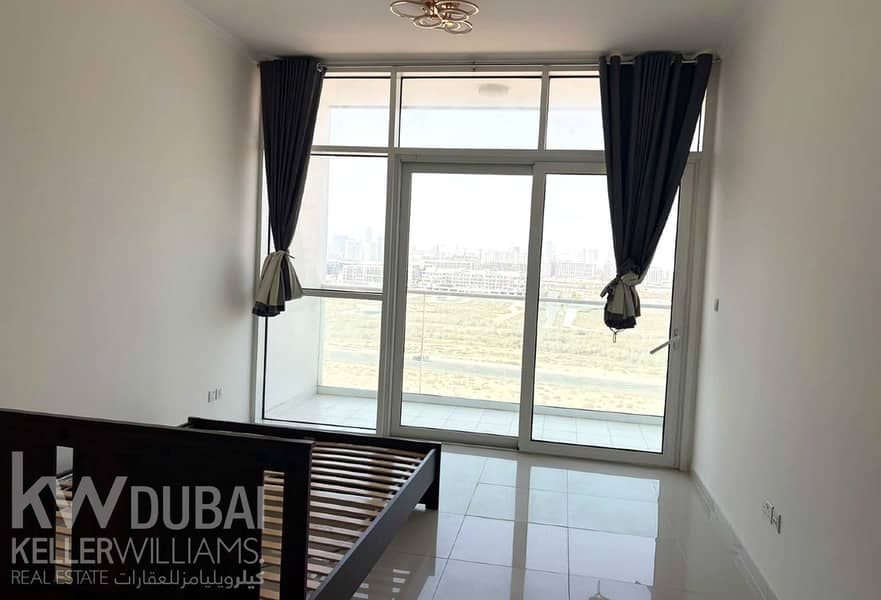 2 property_photo_03_4K. jpg