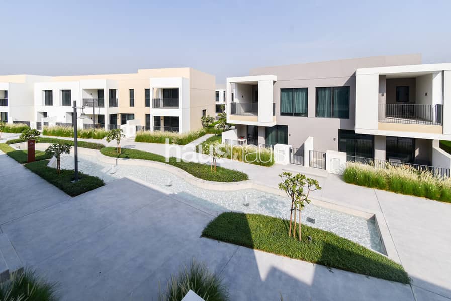 Wadi Backing | Walk to Pool | Vacant Now Wadi Backing | Walk to Pool | Vacant Now