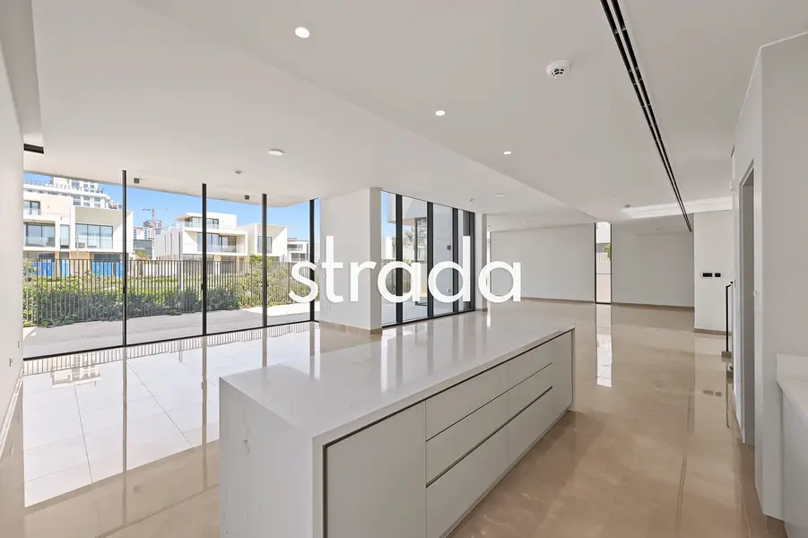 Community Expert | Large Corner Plot | Vacant
