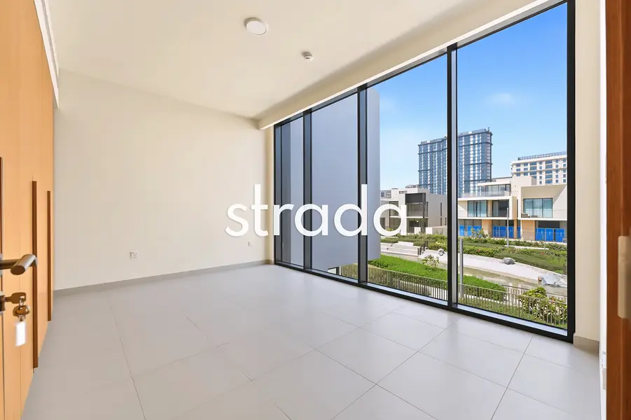 Community Expert | Large Corner Plot | Vacant