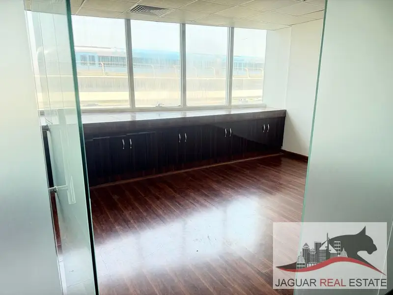 READY OFFICE WITH GLASS PARTITIONS, AL BARSHA1, SHEIKH ZAYED ROAD, 2 PARKING, CHILLER FREE, NEXT TO METRO