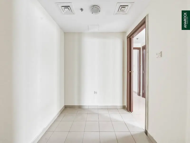 Mid Floor | Community and City View | Tenanted