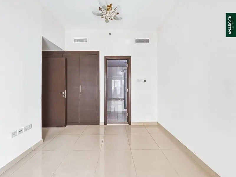 Mid Floor | Community and City View | Tenanted