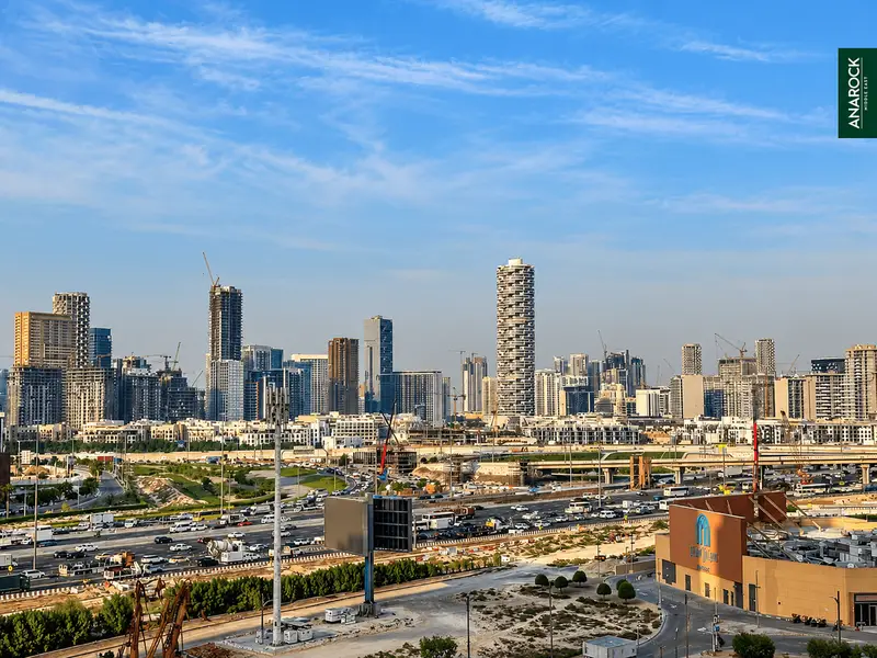Mid Floor | Community and City View | Tenanted