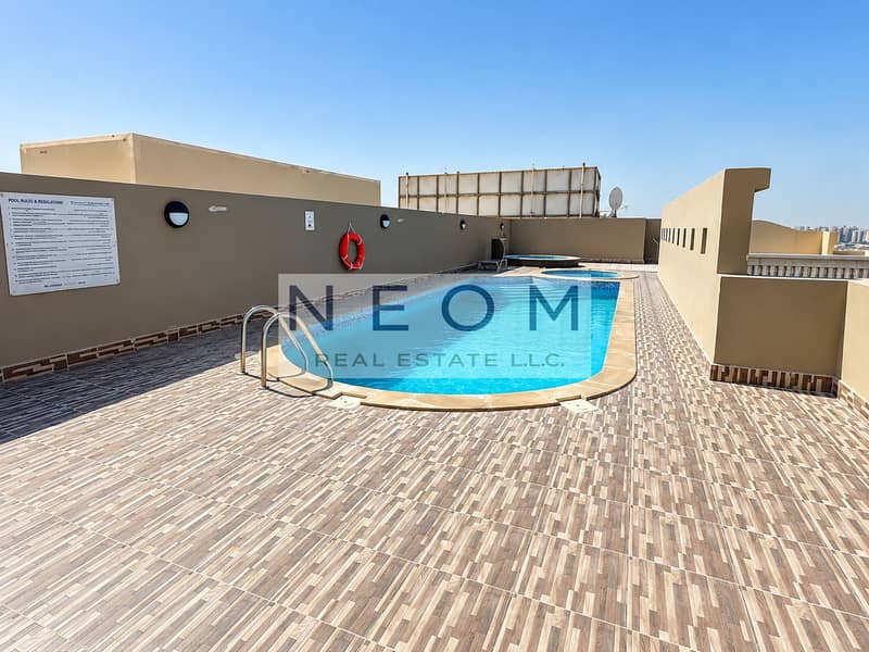 10 Sunny Rooftop Pool Retreat. png