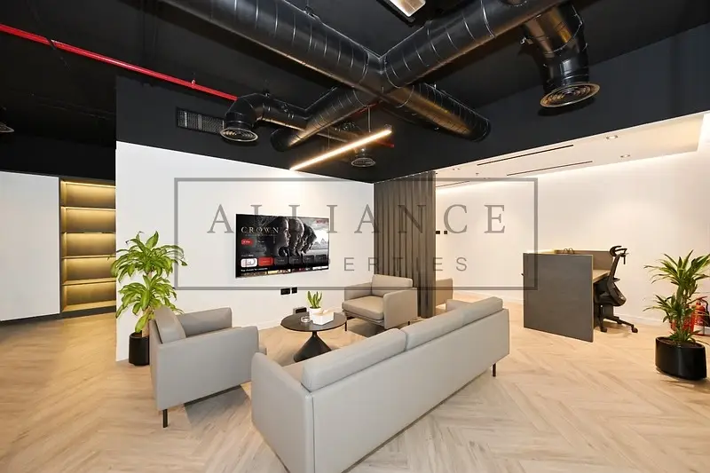 3 partitions | Rented | High Floor | Furnished
