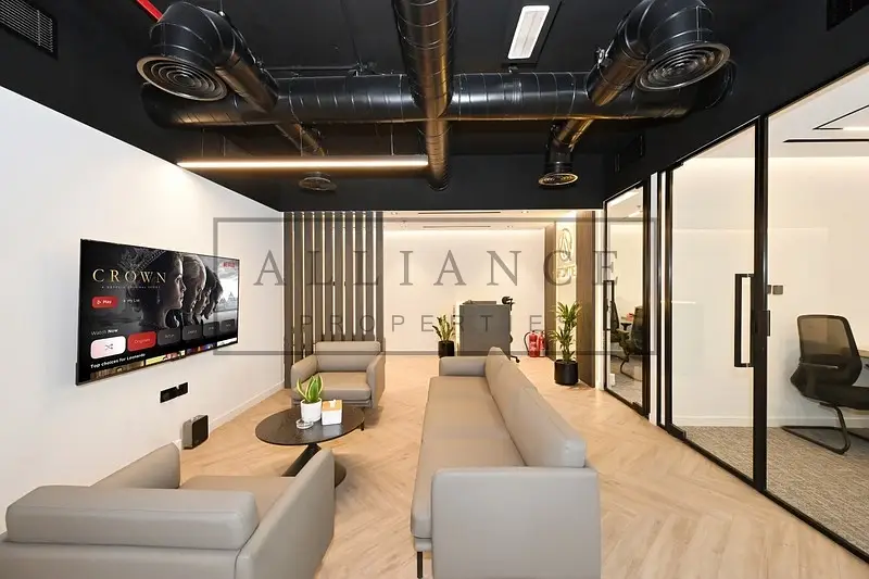 3 partitions | Rented | High Floor | Furnished