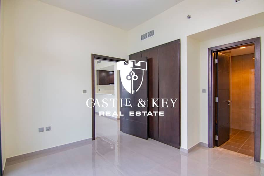 6 Bedroom 1. jpeg