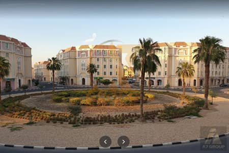 شقة 1 غرفة نوم للايجار في المدينة العالمية، دبي - غرفة نوم وصالة | تجهيزات حديثة | إطلالة مفتوحة
