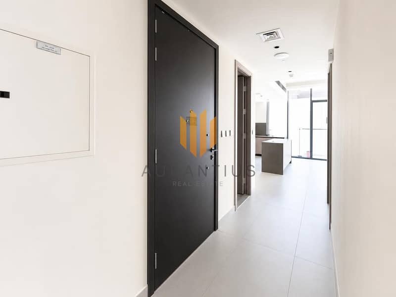 Open-Plan Layout | Natural Light | Community View Open-Plan Layout | Natural Light | Community View