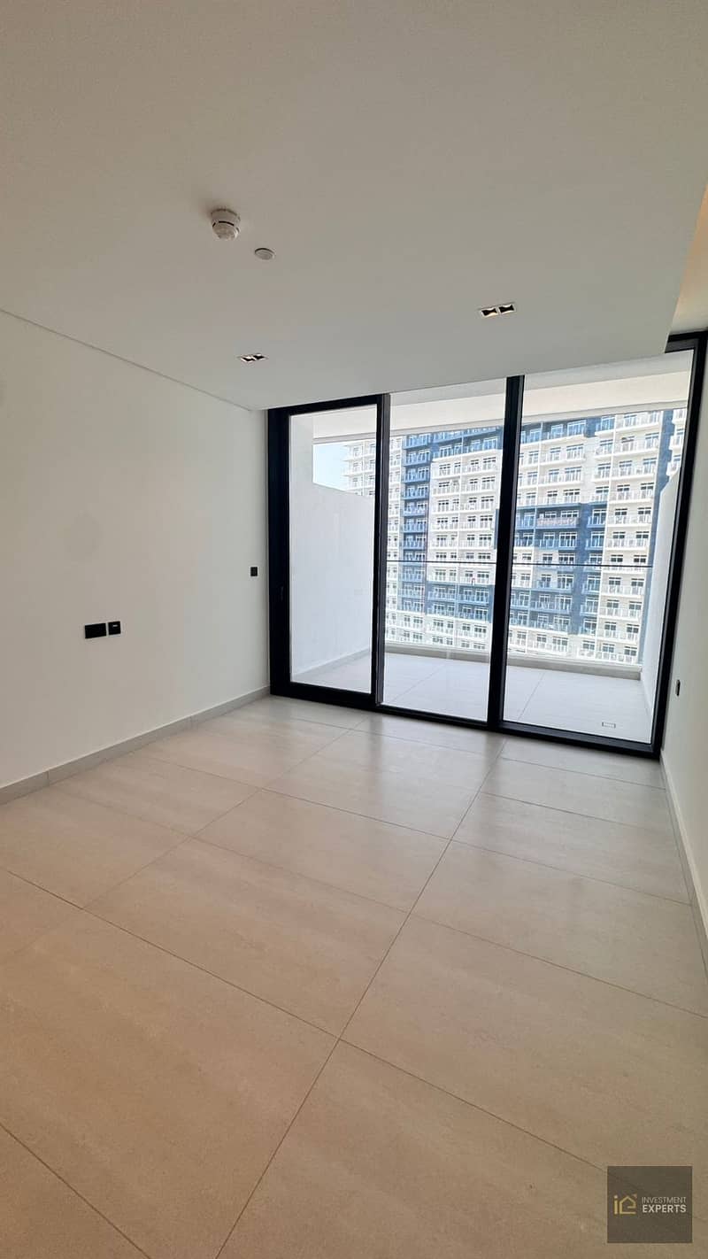 MODERN STUDIO | OPPOSITE VIEW | MOTIVATED SELLER