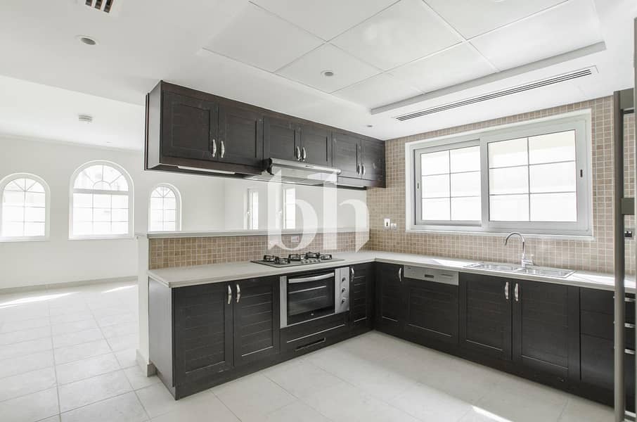 3 Beds | Back to Back | Close to Community Centre
