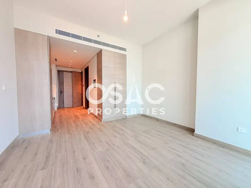 Brand New | Luxurious | Pool & Skyline View