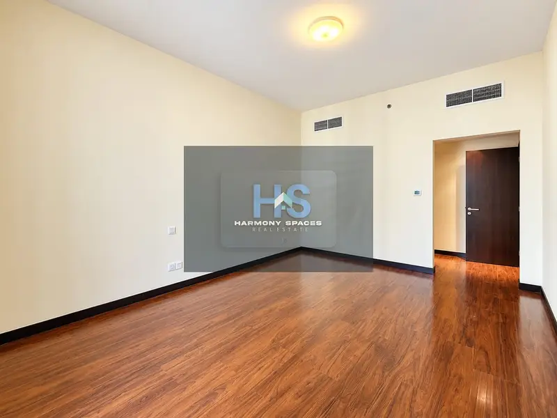 LAKE VIEW | CHILLER FREE | SPACIOUS