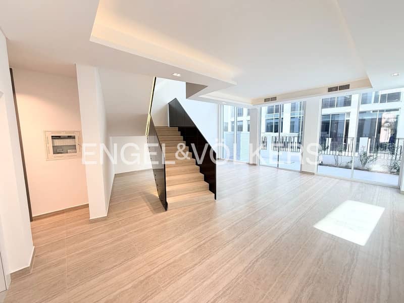 Vacant | 4BR+M | Brand New | Rooftop Pool Vacant | 4BR+M | Brand New | Rooftop Pool