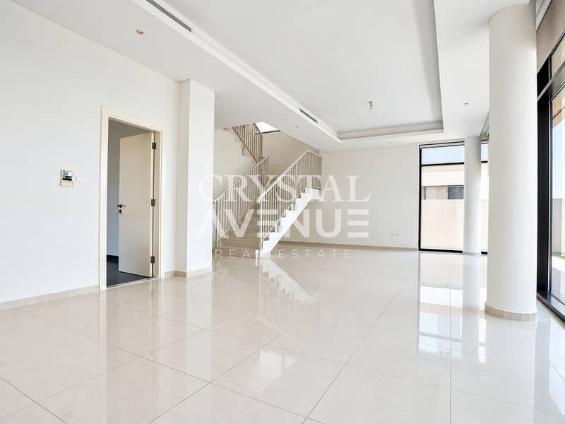 9 Sunlit home interior with city views-9. png
